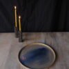 plato arena y azul
