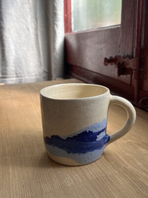 taza paisaje azul 2