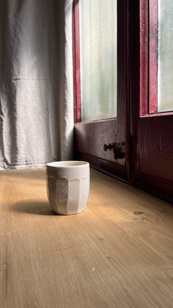 IMG_6638 vaso facetado gris