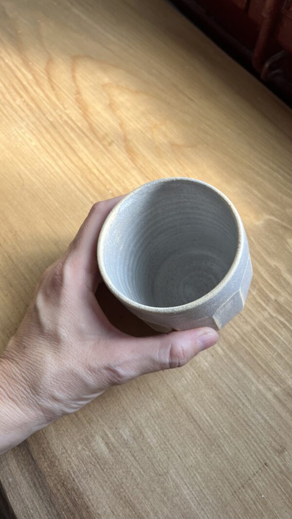 IMG_6685 vaso facetado gris